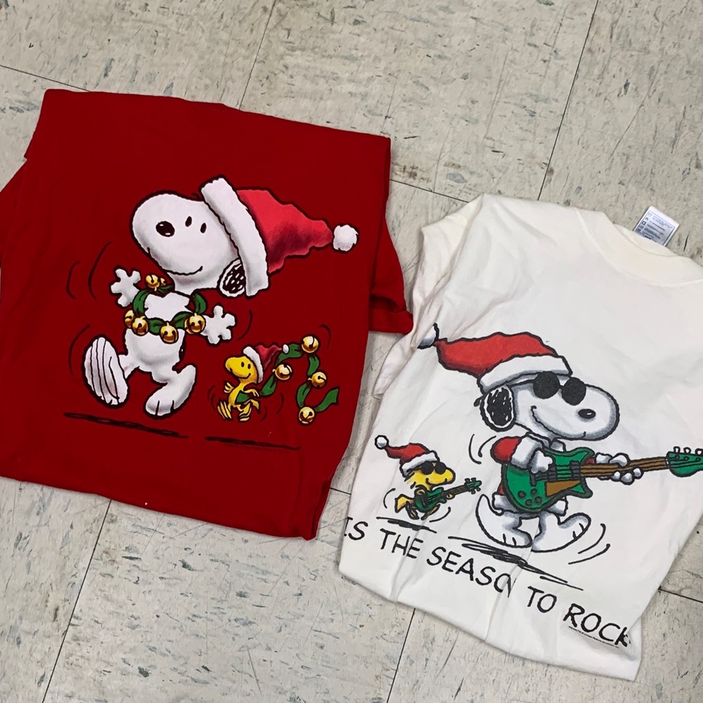 Men's Short Sleeve Snoopy Holiday Graphic Tee - Red & White